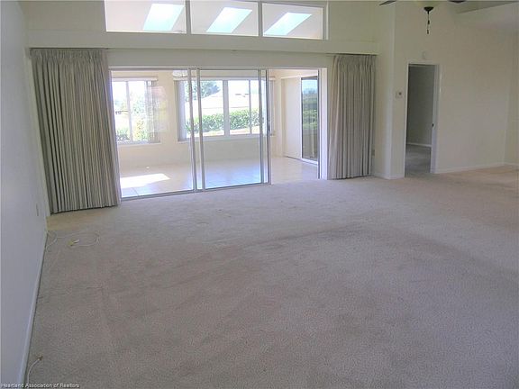 5th image of 122 Brentwood Dr N