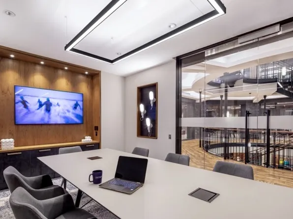 888 Main Street image 18 of 40