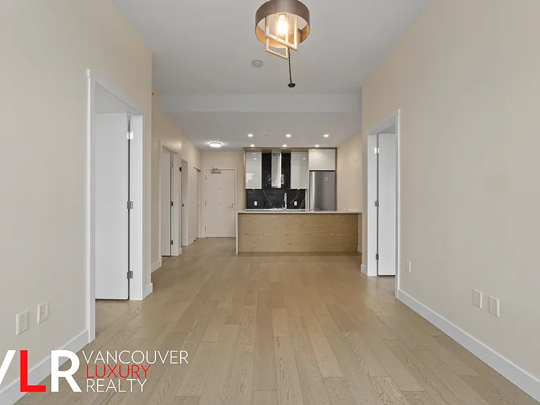 6733 Cambie St #303 — Photo 5