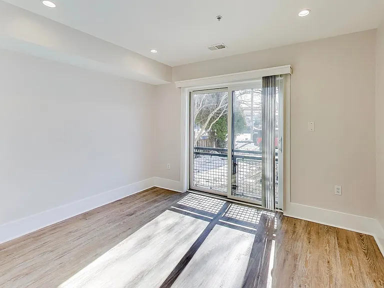 1904 Irving St NE — Photo 7