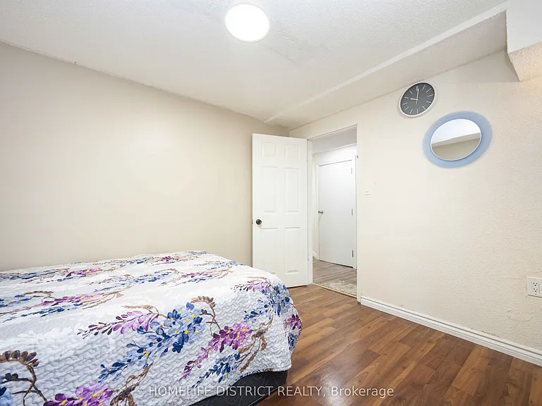 579 Sheppard Ave — Photo 22
