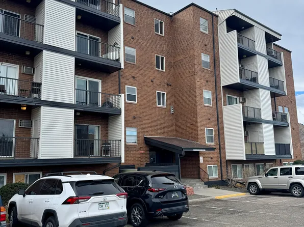 1150 Golden Cir APT 211, Golden, CO 80401