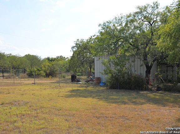 5th image of 543 Baltzell Ave