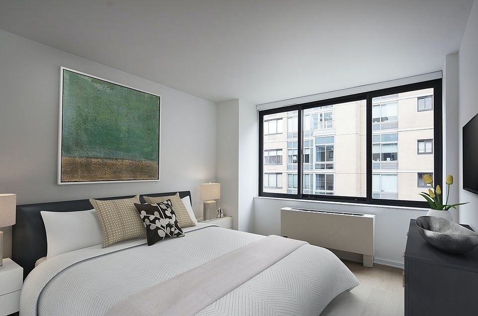 1st image of 535 W 23rd St APT N8l