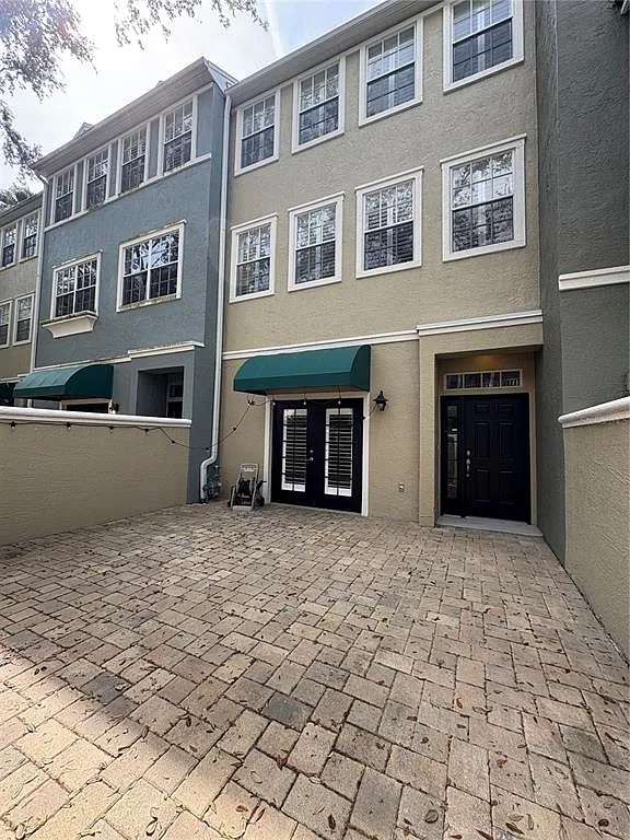 3 bed, 2.5 bath, 1648 sqft, $4,200 — Photo 1