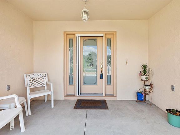 4th image of 1902 De Hoyos Pl