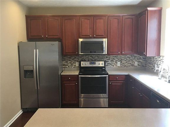 4th image of 13604 Stanford Dr