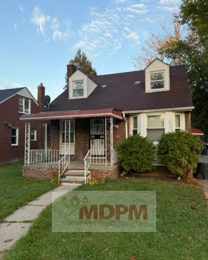 3 bed, 1018 sqft, $1,300 — Photo 1