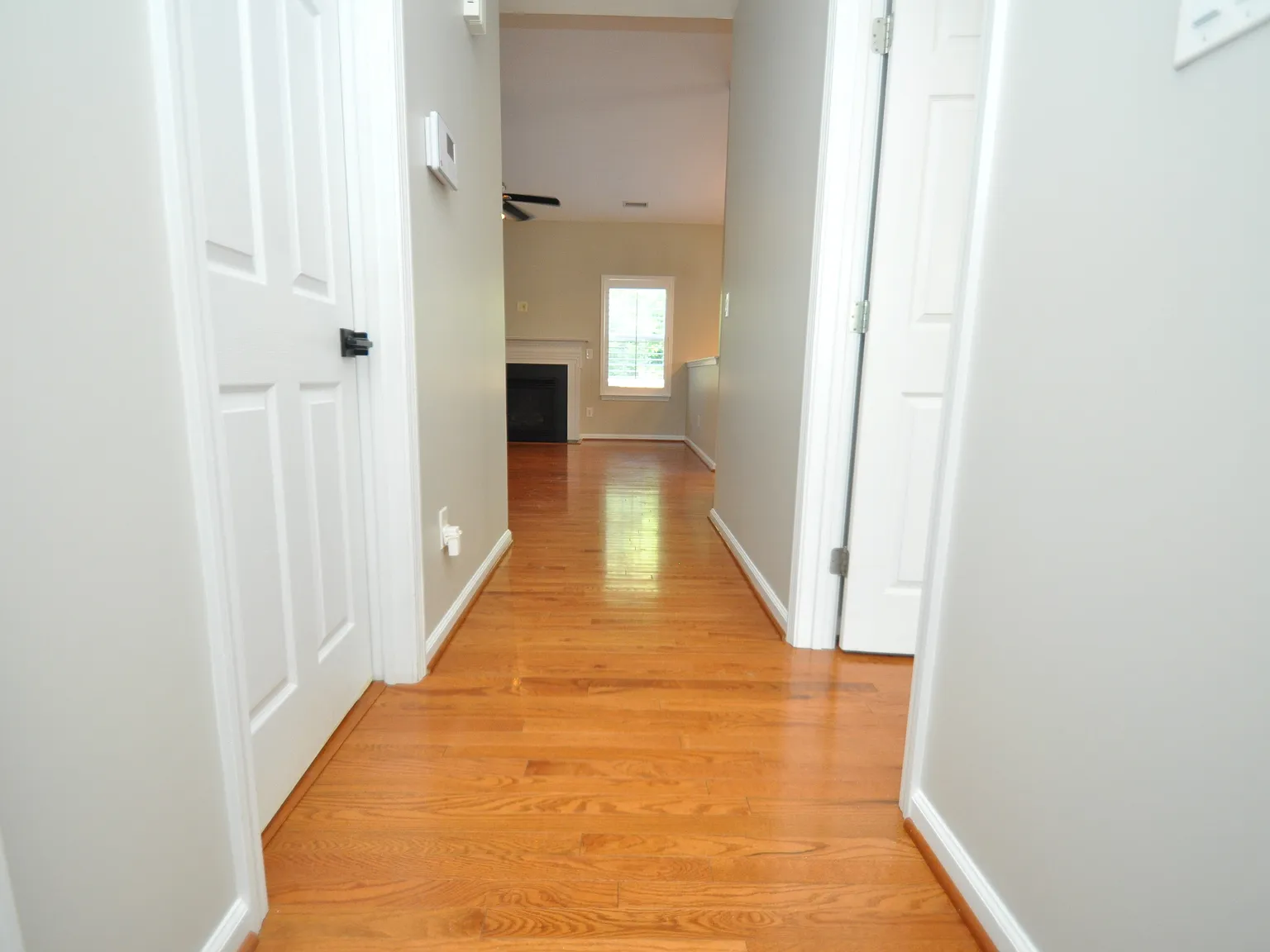 Gorgeous Ranch Style Home Available Immediately — Photo 2