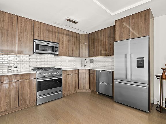 2nd image of 245 E 87th St APT 7D