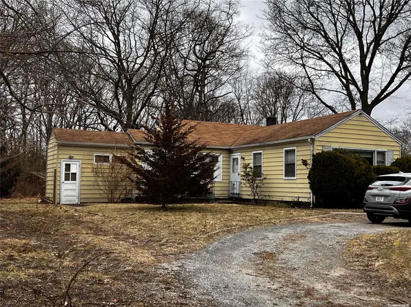 1 2nd Street, Nesconset, NY 11767