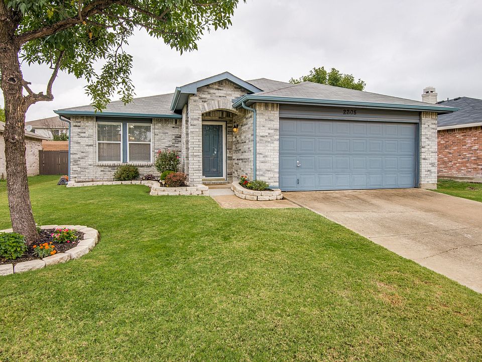 2205-red-oak-dr-little-elm-tx-High-Res-1.jpg
