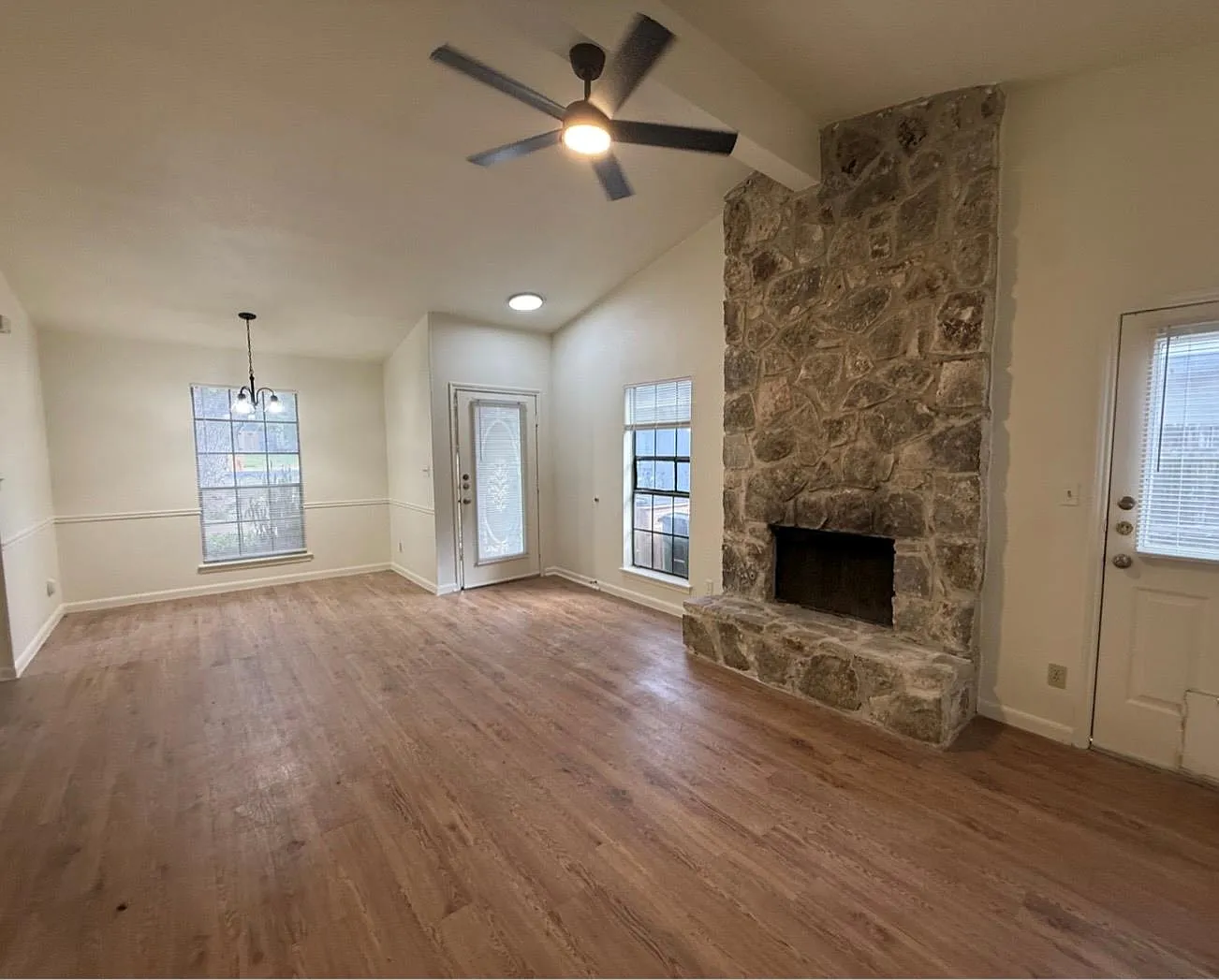 2 bed, 2.0 bath, 1010 sqft, $1,550 — Photo 3