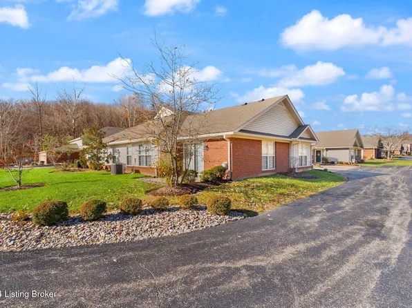 9211 Hawthorne Pointe Dr, Louisville, KY 40272