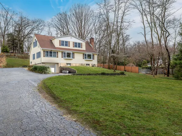 223 Bread And Cheese Hollow Road, Fort Salonga, NY 11768