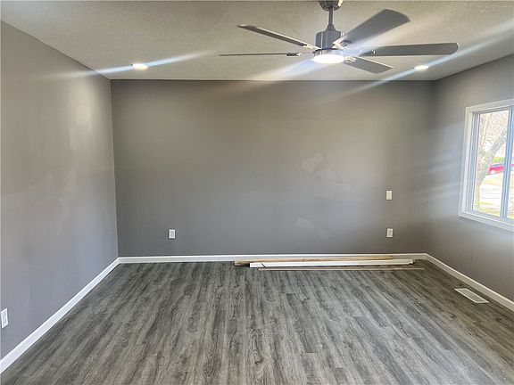 5th image of 80 Phillips Dr