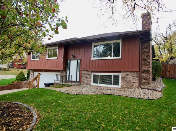 11611 Grand Ave, Omaha, NE 68164