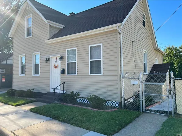 3401 N Hanley Rd, Saint Louis, MO 63121