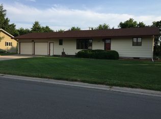 206 W Walnut St, Moundridge, KS 67107