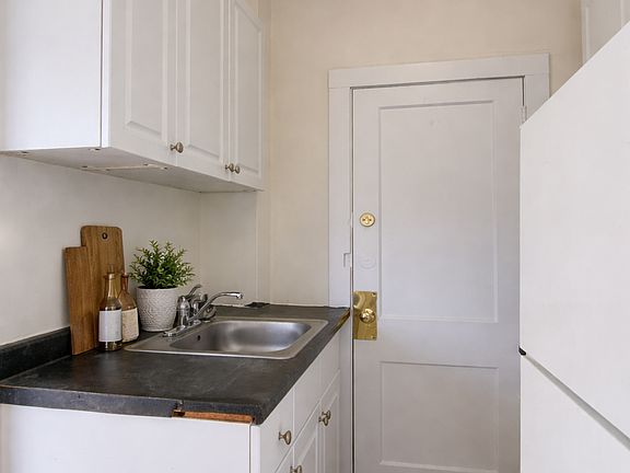 2nd image of 220 Walnut St #39