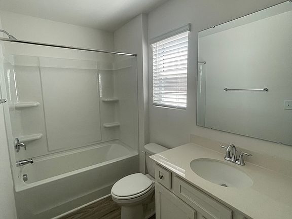 5th image of 111 Luna Ln