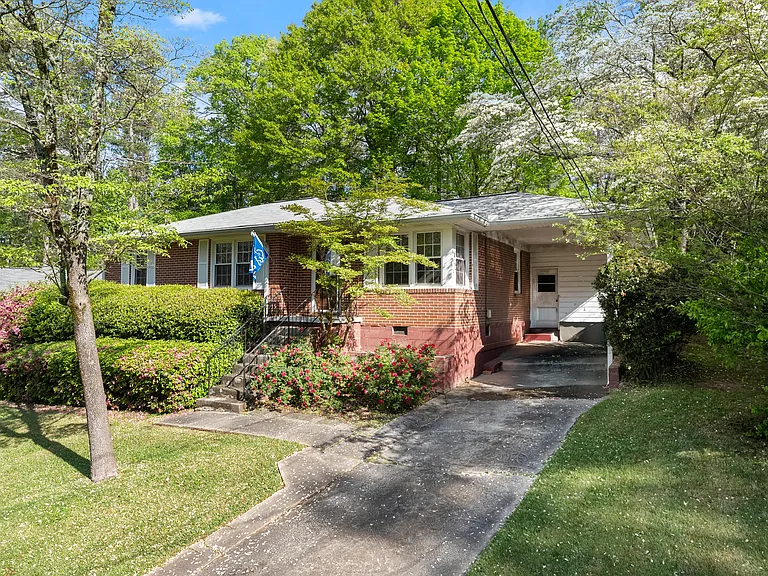 1074 Willivee Dr — Photo 2