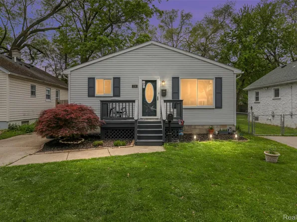 3191 Kenwood St, Ferndale, MI 48220
