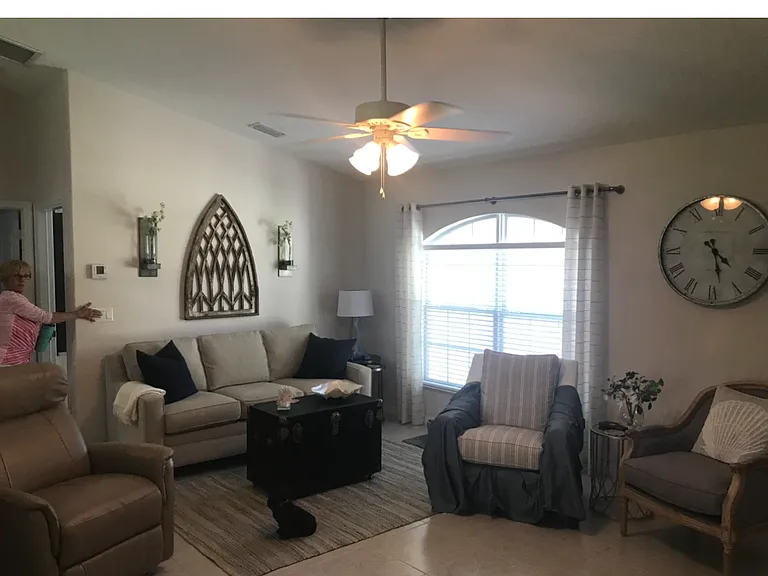 Avocado Ave — Photo 4