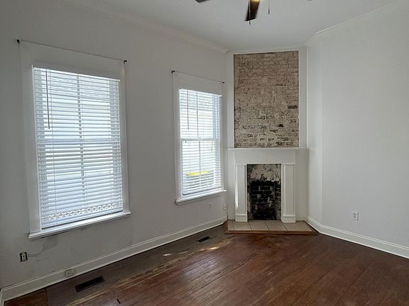4th image of 211 E 33rd St #213