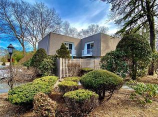 17 Caddy Rock Rd APT D, North Kingstown, RI 02852