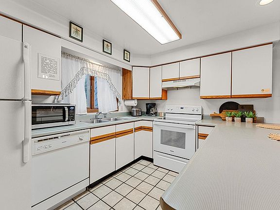 2nd image of 874 Xanadu Hgld #10