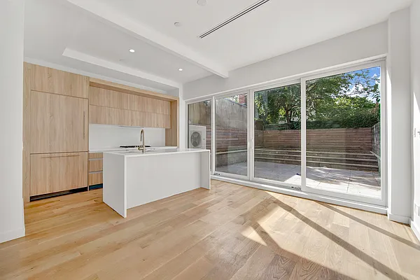 Sold by One Home Line Realty | media 6