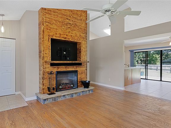 3rd image of 7102 Deland Ave