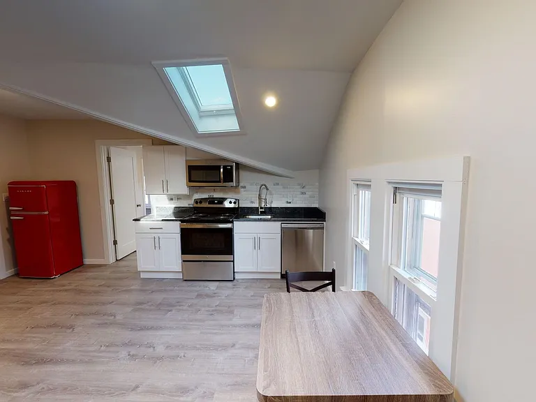 539 Orange St — Photo 3
