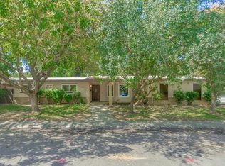 1103 Los Robles St, Davis, CA 95618