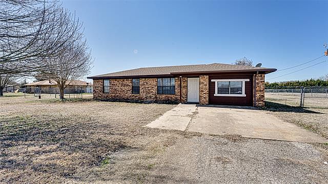 1st image of 106 Lakeway Dr