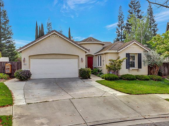 2nd image of 2057 Forest Glen Ct