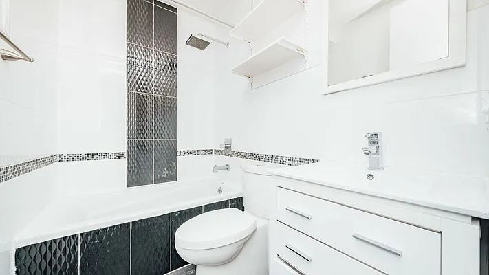 Rented by Nooklyn NYC LLC | media 41