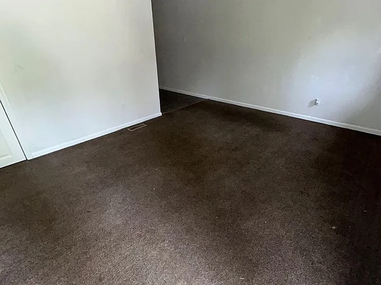 1706 Andrews Dr — Photo 4