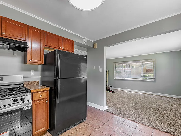 277 Somonauk St — Photo 8