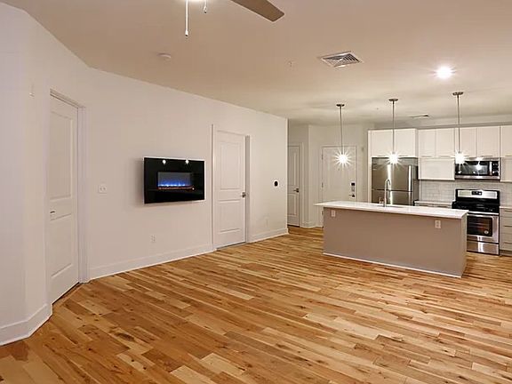 2nd image of 24 Whistler Ct #404