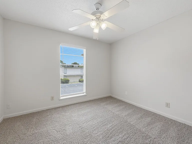 Park Place Apartments — Photo 25