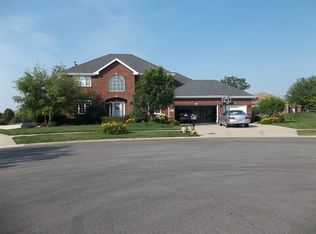 8907 Timbers Pointe Dr E, Tinley Park, IL 60487