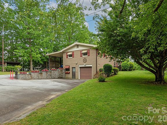 3rd image of 204 Reed Dr