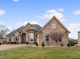 20 Hawthorne Ct, O'Fallon, MO 63366