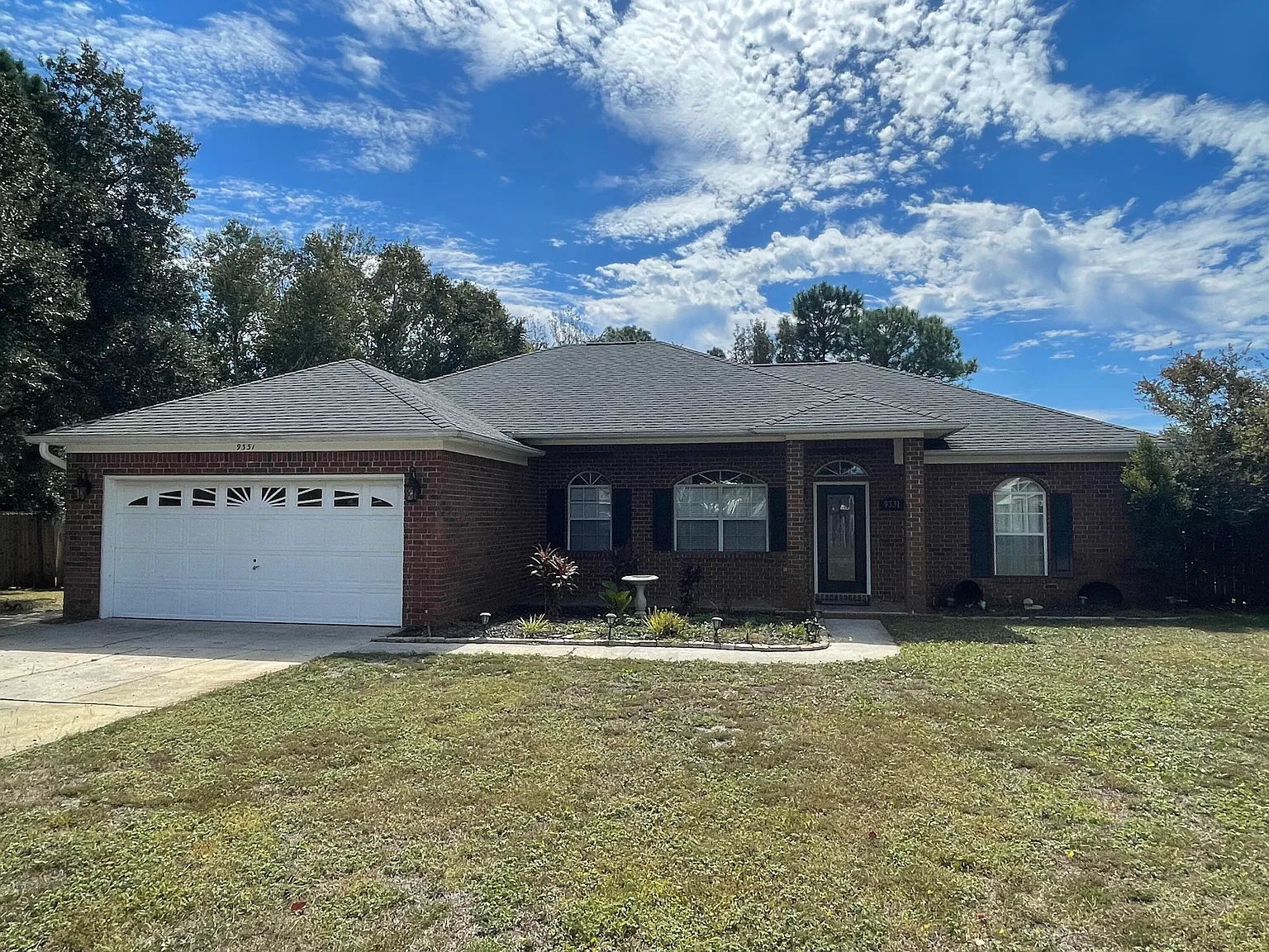3 bed, 2.0 bath, 1663 sqft, $2,600 — Photo 2