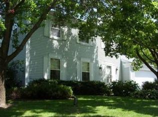 W182N8270 Georgetown Dr, Menomonee Falls, WI
