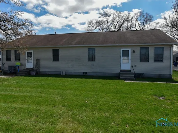 912 Virginia St, Port Clinton, OH 43452