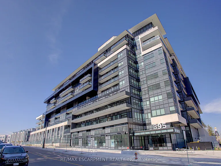 395 Dundas St W #413 — Photo 1