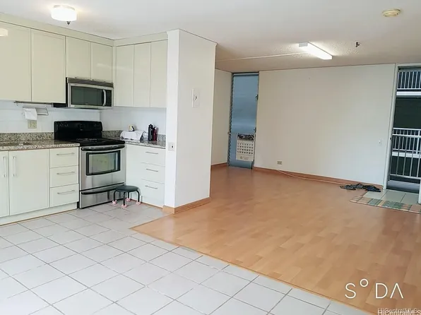 1226 Alexander St APT 607, Honolulu, HI 96826